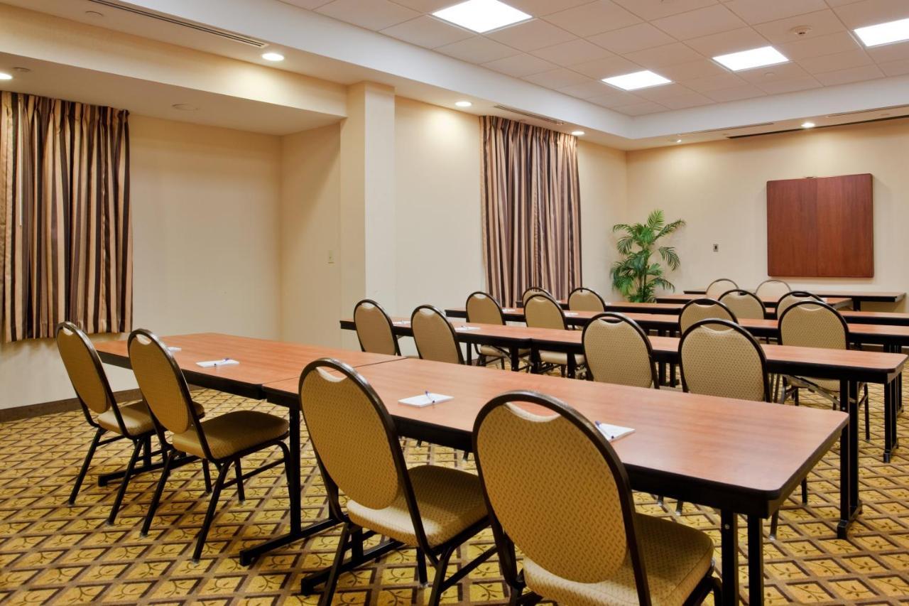 Candlewood Suites Norfolk Airport By Ihg Exterior photo